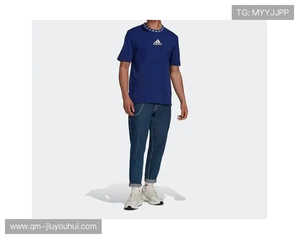 时尚休闲足球运动圆领T恤男款 透气舒适运动风格夏季必备单品